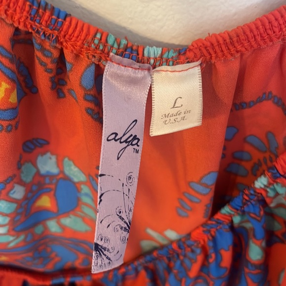 Open-back blouse - Picture 2 of 5